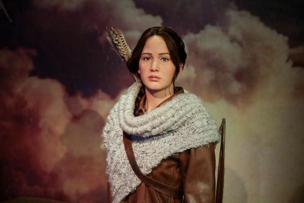 madame tussauds premieres katniss everdeen wax figures in nyc